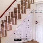 buat lemari bawah tangga model semi klasik